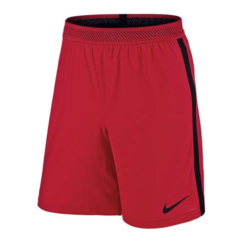 rot schwarze sport shorts nike muster|Nike Sport.